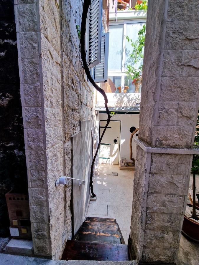 Jackie'S Little Stone House Apartment Split Exterior photo